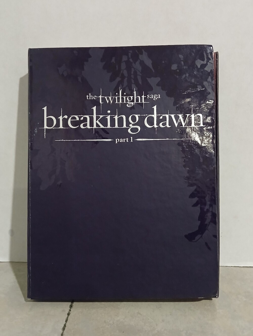 The Twilight Saga Breaking Dawn - Part 1 + Authentic Flower Prop Limited Edition